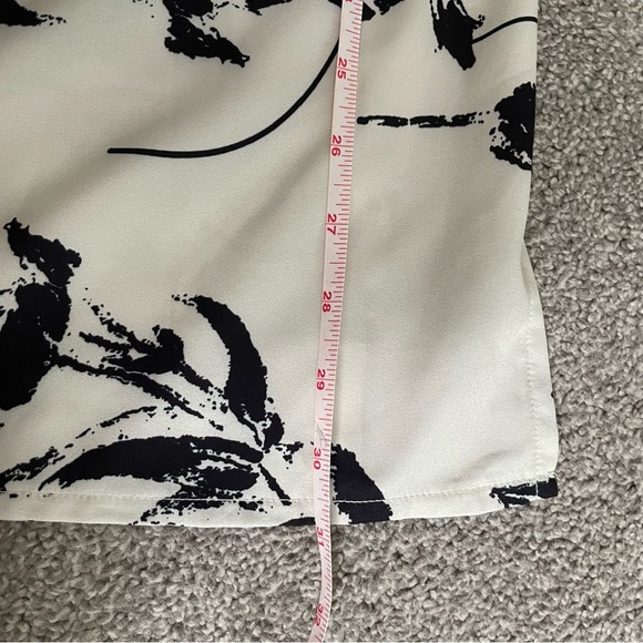 3/$45 Crème Floral Midi Skirt - Picture 6 of 6